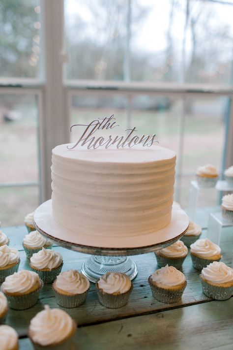 1 Layer Wedding Cake Simple, Silver Cake Stand Wedding, Wedding Cake Ideas For 200 People, Simple White Small Wedding Cake, 6 Inch White Wedding Cake, Simple Wedding Cake Small One Tier Blue, 6 In Wedding Cake Simple, 6in Wedding Cake, Small White Cake Wedding