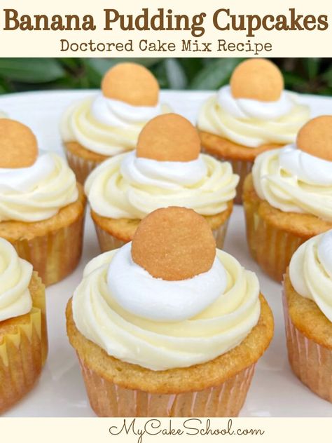 Banana Cake Mix, My Cake School, Doctored Cake Mix Recipes, Dessert Banana, Banana Pudding Cupcakes, Pudding Banana, Cake Mix Doctor, Cake Mix Recipe, Pudding Cakes