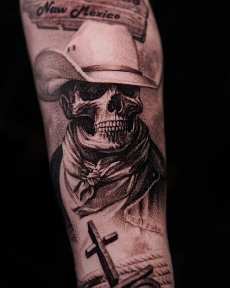 Done at @studioone.1ink #3rlonly #3rltattoo #realisticink #blackandgreytattoo #art #cowboys #skull #luciantatar Incredible Tattoos, Cowboy Hat Tattoo, Cowboy Cross, Cowboy Skull, Best Leg Tattoos, Cowboy Tattoos, Texas Tattoos, Western Tattoos, Chest Tattoo Men