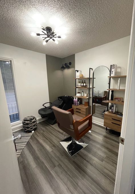 Hair Salon Suite Decor Small Spaces, Small Salon Suite, Salon Suites Layout, Small Salon Suite Ideas Interior Design, Salon Suite Ideas Layout, Salon Suite Decor Small Spaces, Small Salon Suite Ideas, Salon Decor Studio, Small Hair Salon