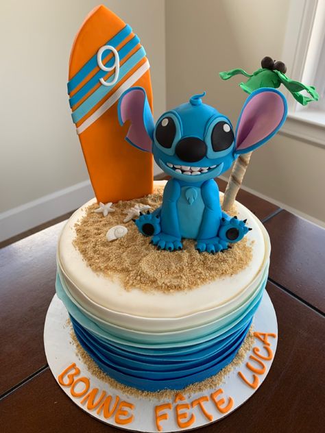 Stitch Disney Birthday Cake, Lilo Stitch Birthday Cake, Stitch Birthday Cakes Ideas, Stitch Beach Cake, Easy Stitch Cake, Stitch Birthday Party Ideas For Boys, Stitch Disney Cake, Lilo And Stitch Birthday Party Cake, Disney Cakes Easy