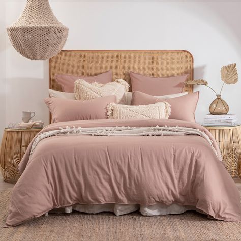 Dusty Rose Bedding, Dusty Pink Bedding, Bedroom Decor For Couples Romantic, Valentine Bedroom Decor, Valentines Bedroom, Rattan Bedroom, Micro Cabin, Rose Duvet Cover, Rose Bedroom