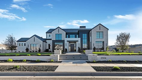 Modern House Front Elevation, Saint George Utah, House Front Elevation, Transitional Exterior, Mansion Exterior, Dream Life House, Luxury House Plans, Dream House Rooms, Front Elevation