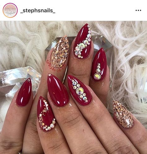 Art Tips And Tricks, Creative Nail Ideas, Red Wedding Nails, Water Nail Art, Red Nail Art Designs, Red And Gold Nails, Bridal Nails Designs, Wedding Nail Art Design, 3d Nail Art Designs