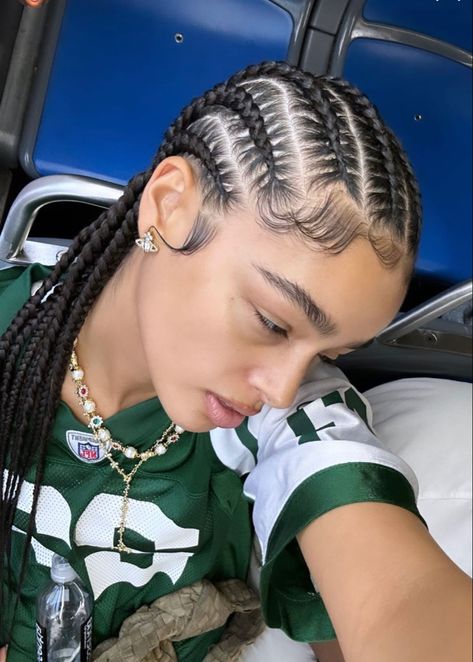 cornrows, cool girl aesthetic, streetwear, oversized jersey French Braid Cornrows, Mexico Braids, Braided Cornrow Hairstyles, Quick Braided Hairstyles, Protective Hairstyles Braids, Pretty Braided Hairstyles, Hairdos For Curly Hair, Natural Hair Braids, Cornrow Hairstyles