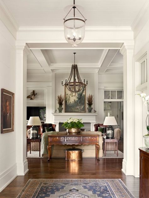 Living Room Traditional Southern, Southern Traditional, House Redesign, Entrance Foyer, Beautiful Rooms, Style Deco, Traditional Living, Style At Home, A Living Room