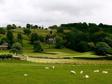 English Countryside English Country Homes, Bump Photos, 22 December, Uk Photography, Country Homes, British Countryside, England And Scotland, Aesthetic Desktop Wallpaper, Rolling Hills