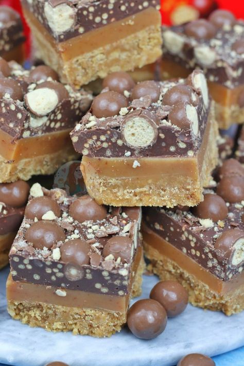 Malteser Millionaires Shortbread! - Jane's Patisserie Malteser Millionaire Shortbread, Millionaire Slice, Malteser Recipes, Malteser Tray Bake, Maltesers Cake, Chocolate Traybake, Malteser Cake, Millionaires Shortbread, Chocolate Easter Cake