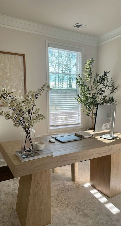 The perfect neutral, aesthetic office decor #neutralhomedecor #homeofficeideas #homeofficeinspiration #neutraldecor #neutralhome #neutralstyle #aesthetic #aesthetichomedecor #aestheticstyle #Decor #HomeInspiration #Home #HouseGoals #Embracing #Simplicity #HomeDecorating #in #Minimalist #HomeIdeas #DecorInspiration #Style Desk In Center Of Room Office, Modern Scandinavian Office, Chic Home Office Ideas, Organic Modern Office, Home Gym And Office, Minimalistic Desk, Minimalistic Office, Interior Design Home Office, Girl Office