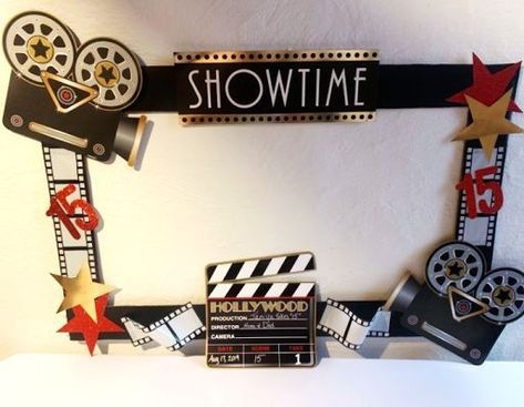 Movie Themed Decor, Class Party Themes, Uređenje Učionice, Hollywood Classroom Theme, Movie Theme Decorations, Hollywood Red Carpet Theme, Movie Themed Rooms, Hollywood Decorations, Hollywood Classroom