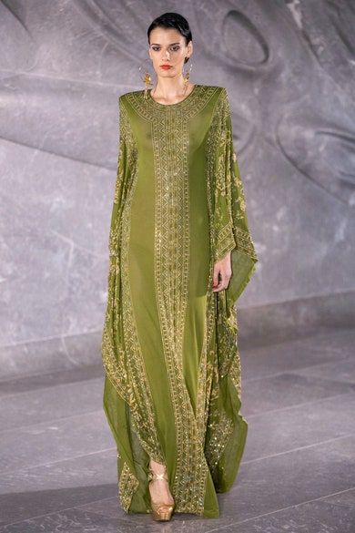 Naeem Khan Spring 2020 Ready-to-Wear collection, runway looks, beauty, models, and reviews. Arabic Fashion, Kaftan Designs, Gaun Fashion, Gareth Pugh, Naeem Khan, Arab Fashion, Desi Fashion, Abayas Fashion, Abaya Fashion