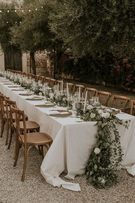 Romantic Wedding Setting, Jordan Wedding, Long Table Wedding, Olive Green Weddings, Olive Wedding, Tafel Decor, Sage Wedding, Tuscan Wedding, Dream Wedding Venues