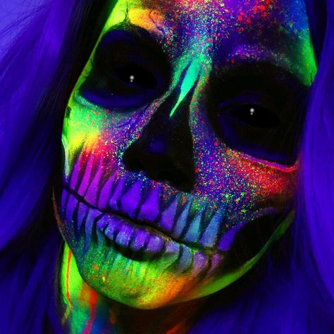 Black Light Makeup Halloween, Glow Skull Makeup, Uv Skeleton Makeup, Black Light Skeleton Makeup, Black Light Skull Makeup, Glow In The Dark Skeleton Makeup, Uv Skull Makeup, Uv Makeup Ideas Black Lights, Glow In The Dark Halloween Makeup