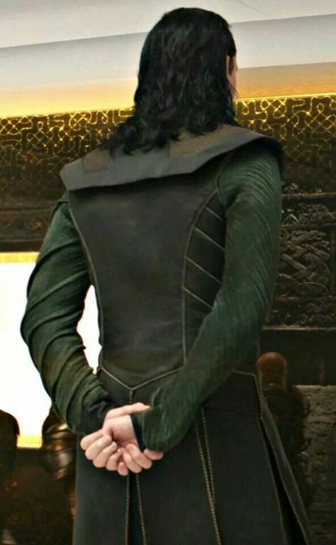 Look at that hair Prison Outfit, Loki Costume, Loki Aesthetic, Loki Wallpaper, Loki Cosplay, Loki God Of Mischief, Thor X Loki, Loki Avengers, Thor Loki