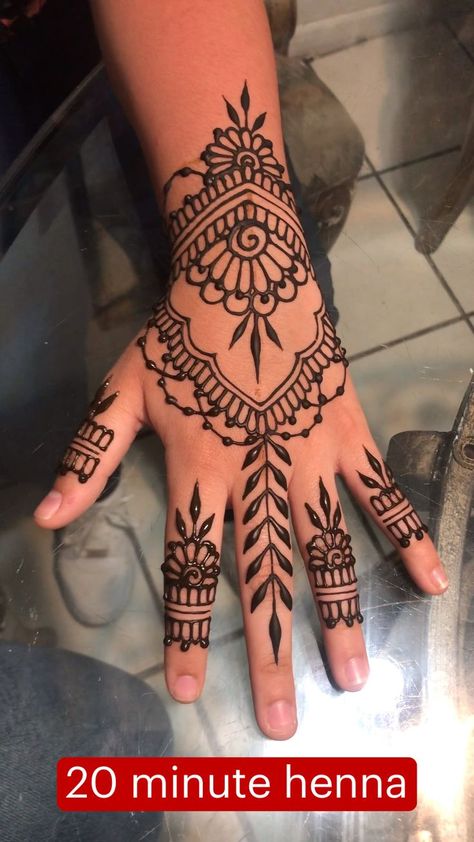 Small Henna Tattoos, Small Henna Designs, Henne Tattoo, Cute Henna Designs, Cute Henna Tattoos, Henna Style Tattoos, Small Henna, Henna Inspired Tattoos, Tattoos Infinity