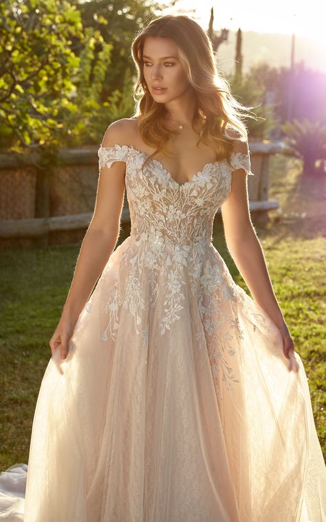 Eddy K, Wedding Dress Champagne, Pretty Wedding Dresses, Cute Wedding Dress, Dream Wedding Ideas Dresses, Wedding Gowns Lace, Tulle Wedding Dress, Wedding Dress Inspiration, Beautiful Wedding Dresses