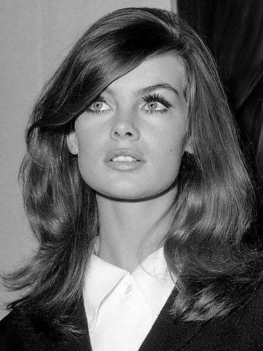 The most beautiful faces of the 60s - top 5 of the most popular fashion models of the decade Colleen Corby, 60s Hair, Jean Shrimpton, Pose Model, Lauren Hutton, Zac Efron, Beauty Icons, 60s Fashion, Grunge Hair