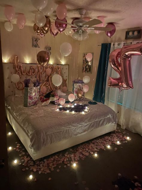 Ballons On Bed For Birthday, Suprise Birthday Hotel Room, Bedroom Suprise Birthday, Birthday Bed Decoration Room Decor, Bestie Birthday Decoration, 18th Birthday Bedroom Surprise, Birthday Room Decorations Surprise Best Friend, Decorated Hotel Room For Birthday Pink, Birthday Decoration Ideas For Girlfriend