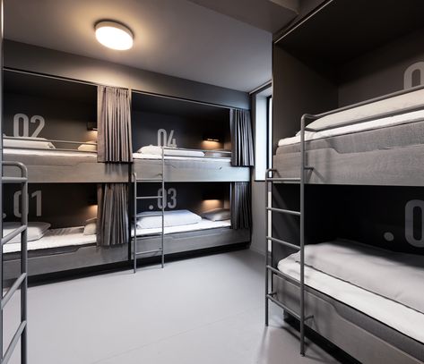 Modern Hostels Design, Private Bunk Beds, Hostel Dorm Room Ideas, Hostel Astethic, Hostel Beds Design, Dormitory Room Design, Private Room Design, Hostel Room Design, Hostel Bunk Beds