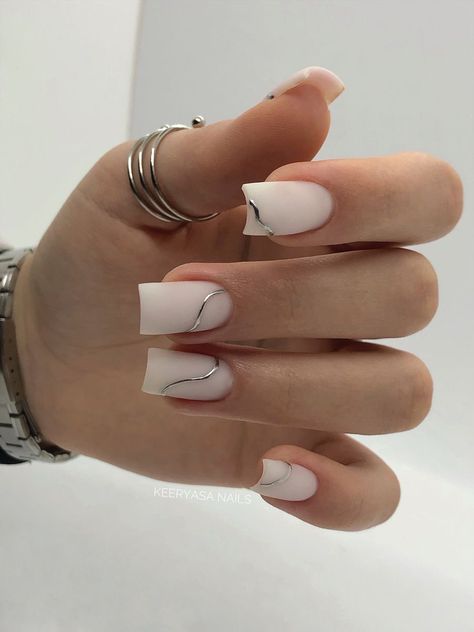 Milky Nails, Chrome Nails Designs, Wow Nails, Lines On Nails, Work Nails, Blush Nails, Black Nail, Neutral Nails, Silver Nails