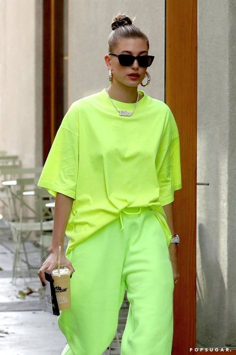 Hailey Baldwin's Neon Green Outfit November 2018 Glow Clothes, Ropa Color Neon, Neon Green Outfits, Neon Clothing, Neon Green Top, Looks Hip Hop, Style Vert, Neon Outfits, Hip Hop Shirts