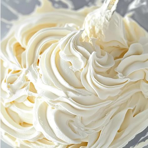 Cool Whip and Pudding Frosting - Cookie Pudding Dessert Cool Whip, Cool Whip Pudding Icing, White Chocolate Pudding Frosting, Pudding And Cool Whip Frosting, Recipes Using Instant Vanilla Pudding, Recipes With Vanilla Pudding Mix In Them, Recipes With White Chocolate Pudding, Pudding Whipped Cream Dessert, Vanilla Pudding Icing