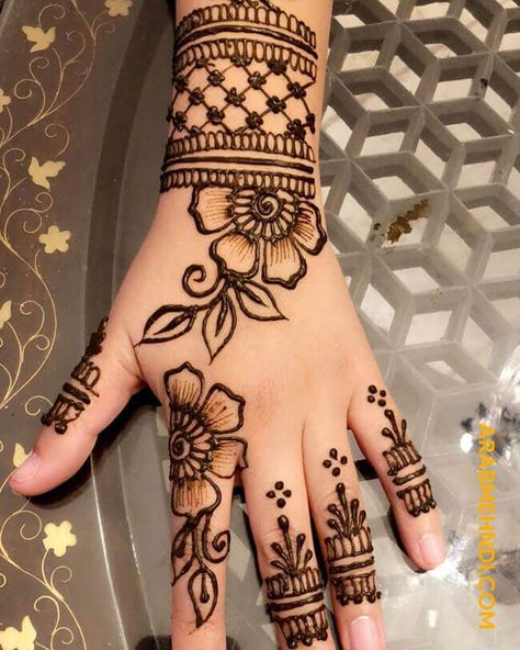 50 Dhaka Mehndi Design (Henna Design) - January 2020 Simple Mehandi, Jagua Henna, Henna Inspired Tattoos, Henna Designs For Kids, Tato Henna, Finger Henna Designs, Henna Tattoo Designs Hand, Simple Henna Tattoo, Design Henna