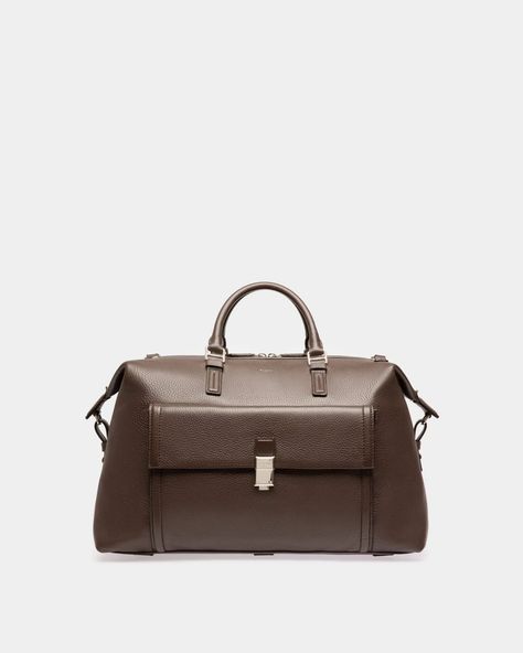 Men's Sandri Leather Weekender Bag In Ebony Brown | Bally Leather Weekender Bag, Leather Weekender, Weekender Bag, Luxury Shoes, Clothing And Accessories, Travel Bag, Timeless Design, Brown Leather, Shoulder Strap