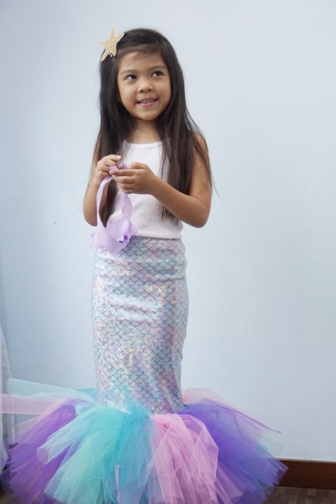 Mermaid Birthday Outfit For Girl, Kids Mermaid Costume, Mermaid Dress For Kids, Mermaid Costume Kids, Pink Mermaid Tail, Mermaid Birthday Outfit, Mermaid Costume Diy, Mermaid Tail Costume, Mermaid Halloween Costumes