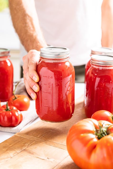 Canning Tomato Juice, Homemade Tomato Juice, Canned Recipes, Tomato Juice Recipes, Canned Tomato Juice, Freezing Tomatoes, Wyse Guide, Roasted Red Pepper Soup, Canning Food