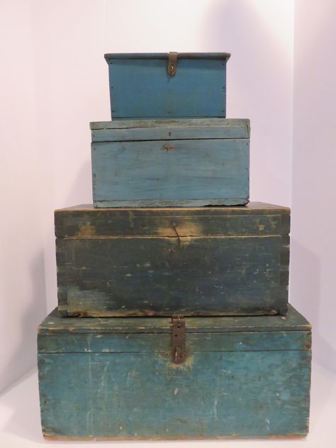 Nice stack of early chests in old blue paint. Old Wooden Boxes, Deco Champetre, Primitive Homes, Antique Trunk, Prim Decor, Primitive Furniture, Deco Boheme, Old Boxes, Primitive Antiques