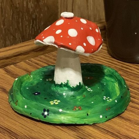 Clay Mushroom Incense Holder, Homemade Clay Incense Holder, Air Dry Clay Projects Mushrooms, Mushroom Clay Ashtray, Mushroom Clay Tray, Homemade Ashtray Clay, Clay Art Mushroom, Clay Crafts Mushroom, Mushroom Clay Art