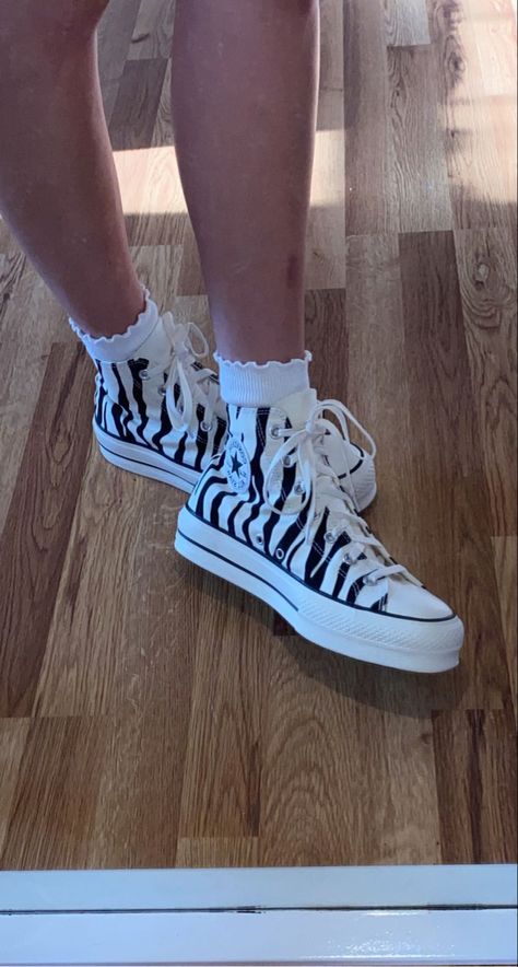 Zebra Print Converse Outfit, Converse With Ruffle Socks, Cute Socks With Converse, Platform Zebra Converse, Socks For Converse, Ruffle Socks With Sneakers, Socks With Converse, Converse With Socks, Patterned Converse