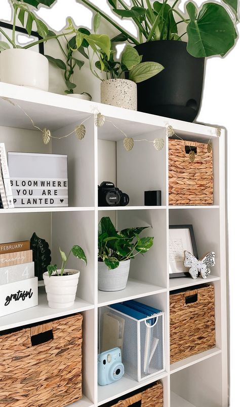 Ikea Kallax Styling Ideas, Decorating Cubby Shelves, Cube Shelf Decor Aesthetic, 3x3 Cube Shelf Ideas, Decorate Cube Shelves, Cube Unit Decor, Kallax Shelf Decor, Ikea Box Shelf Cubes Ideas, Cube Shelf Styling