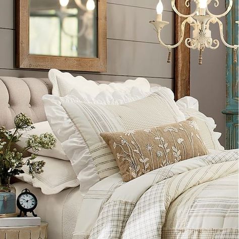 Antique Farmhouse Bedroom, Skirted Bedspread, Bedroom Planning, Country Chic Bedroom, Neutral Cottage, Cottage Traditional, Vintage Farmhouse Bedroom, Classy Bedroom Decor, Bedroom Linens