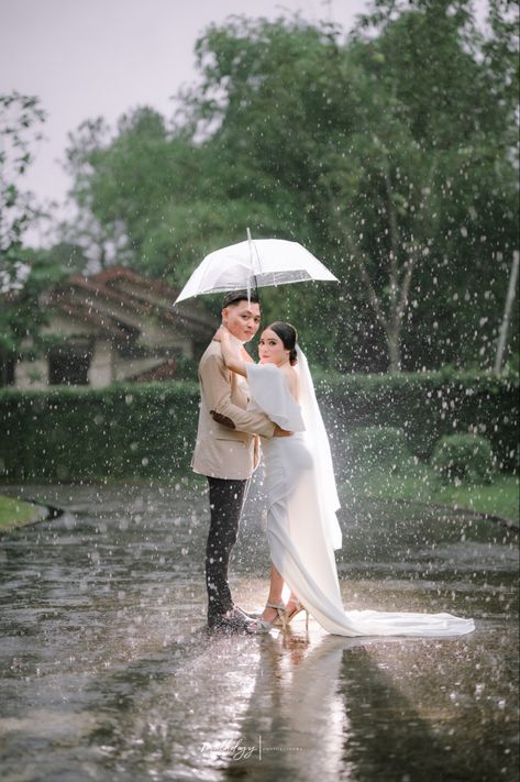 Prewedding konsep korea Korean Prewedding Photography Outdoor, Pre Wedding Korea Style, Korean Pre Wedding Photoshoot Outdoor, Pre Wedding Korea Outdoor, Pre Wedding Photoshoot Sets In The City, Pre Wedding