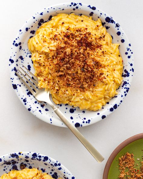 A little less work than risotto, but still starchy, creamy and just a *bit* on the cheesy side, this Butternut Squash Orzo is a load of comfort. It's lightly spiced, filled with flavor and extra smooth, using a blend of three melty cheeses that are sure to make this the coziest, cheesiest dinner you make this week. Chaotic Kitchen, Butternut Squash Orzo, Squash Orzo, Cheesy Butternut Squash, Justine Snacks, Cheesy Orzo, Justine Doiron, Mashed Squash, Orzo Dishes