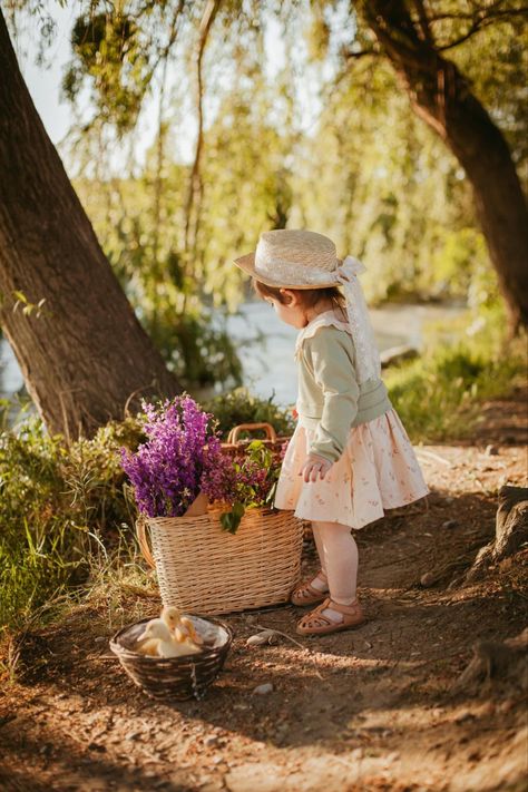 Duck Photoshoot, Spring Pics, Toddler Garden, Spring Minis, Easter 2024, Spring Pictures, Flower Bucket, Baby Ducks, Newborn Photoshoot