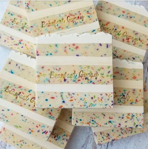 Soap Design Ideas, Cold Process Soap Designs, Diy Soap Bars, Soap Embeds, Easy Soap Recipes, Diy Soap Recipe, Lye Soap, Săpunuri Handmade, Soap Homemade