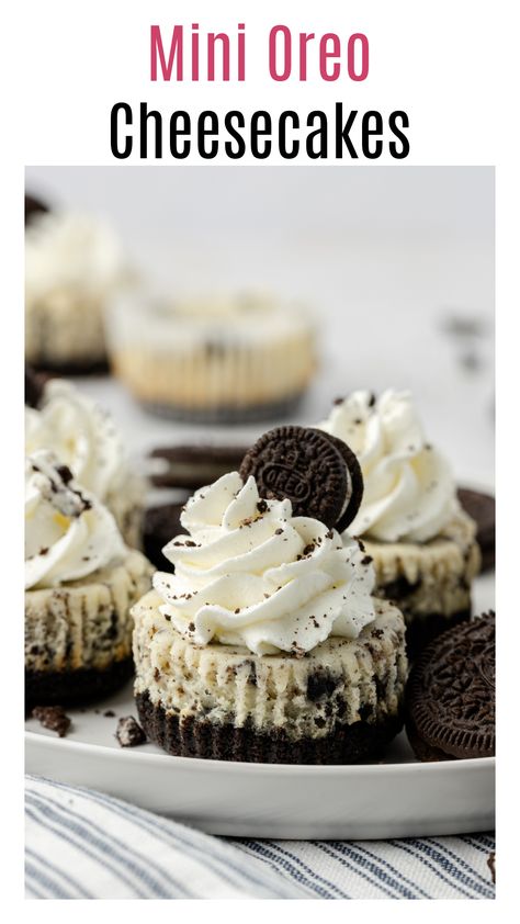 Easy oreo cheesecake filling, with oreo cookie crust - preps quickly and baked in a muffin tin! And made with just 7 simple ingredients! Oreo Cookie Cheesecake Cups, Cookies And Cream Mini Cheesecakes, Oreo Crust Mini Cheesecake, Mini Cheesecake Oreo Crust, Individual Oreo Cheesecake Cups, Cheesecake Recipes Muffin Tins, Oreo Cheesecake Crust Recipe, Cheesecake In Muffin Tins, Muffin Tin Cheesecake Recipes