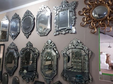 Histoty of Supplier Venetian Mirror in Indonesia. Venetian Mirror Bathroom, Venetian Glass Mirror, Dressing Room Mirror, Venetian Mirror, Hall Mirrors, Mirror Installation, Big Mirror, Elegant Interior Design, Glass Engraving