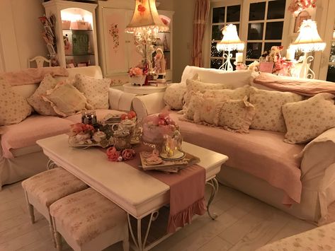 Cottagecore Aesthetic Bedroom Pink, Couqutte Living Room, Angelic Living Room, Croquette Living Room, Princess Core Living Room, Coquette Apartment Living Room, Comfy Cottage Living Room, Cutecore Living Room, Coquette Living Room Aesthetic