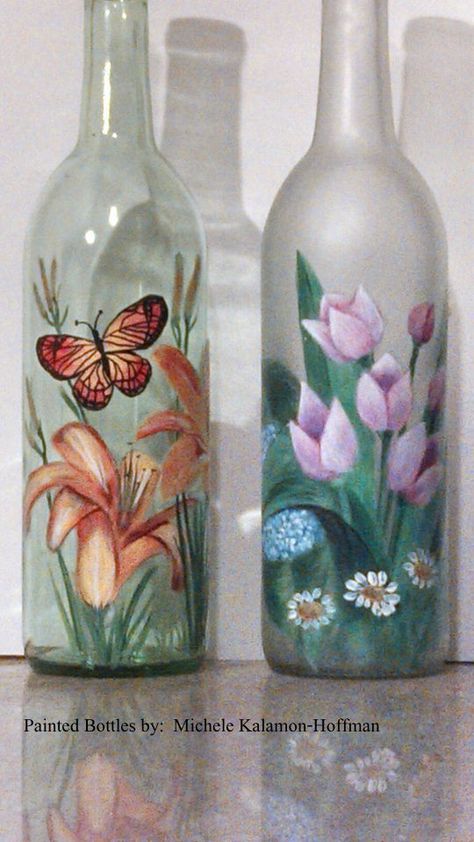 floral bottles...etching cream on the right, with someone who knows how to paint flowers, or use decoupage to decorate. Awesome! Wine Bottle Glasses, Fabric Decoupage, Wine Bottle Art, Glass Bottles Art, Painted Wine Bottles, Wine Bottle Diy, Painting Glassware, Glass Bottle Crafts, Painted Wine Glasses