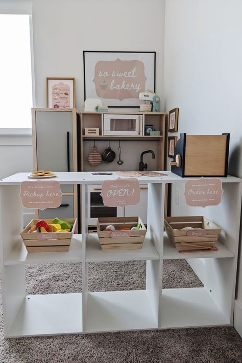 Organisation, Play Kitchen In Closet, Playroom With Kitchen Set, Grocery Play Area, Pretend Play Playroom Ideas, Working Play Kitchen, Play Kitchen Remodel, Pretend Play Playroom, Playroom Kitchen Ideas