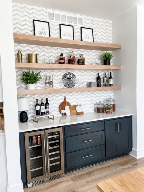 Dry Bar In Basement, Dry Bar Ideas Basement, Dry Bar Wall Ideas, Kitchen Revamp, Home Bar Cabinet, Home Bar Rooms, Diy Home Bar, Basement Living Rooms, Dry Bars