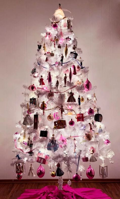 Barbie Christmas Tree by Sandy Joe Barbie House Christmas Decorations, Barbie Ornament Christmas Tree, Barbie Themed Christmas Tree, Barbie Tree Christmas, Barbie Christmas Aesthetic, Barbie Christmas Tree Ideas, Barbie Christmas Decor, Barbie Christmas Decorations, Barbie Tree