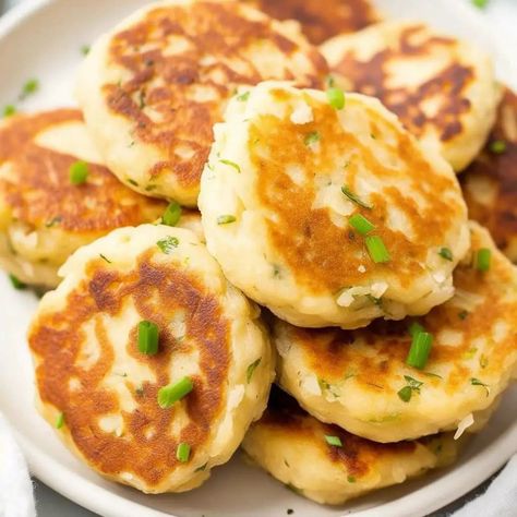 Mashed Potato Pancakes Recipe, Leftover Mashed Potato Pancakes, Parmesan Potato Wedges, Mashed Potato Pancakes, Potatoe Pancake Recipe, Sauce For Salmon, Homemade Mashed Potatoes, Pork Salad, Crock Pot Desserts