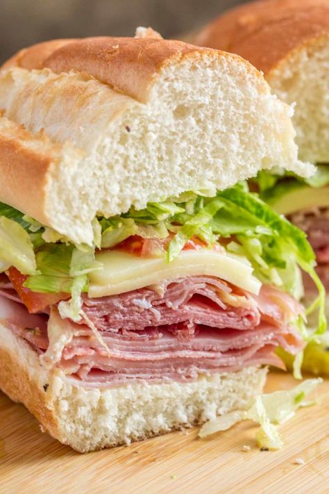 Essen, Italian Sandwich Recipes, Italian Sub Sandwich, Hoagie Sandwiches, Italian Hoagie, Cold Sandwich Recipes, Sub Sandwich, Best Sandwich Recipes, Homemade Italian Dressing