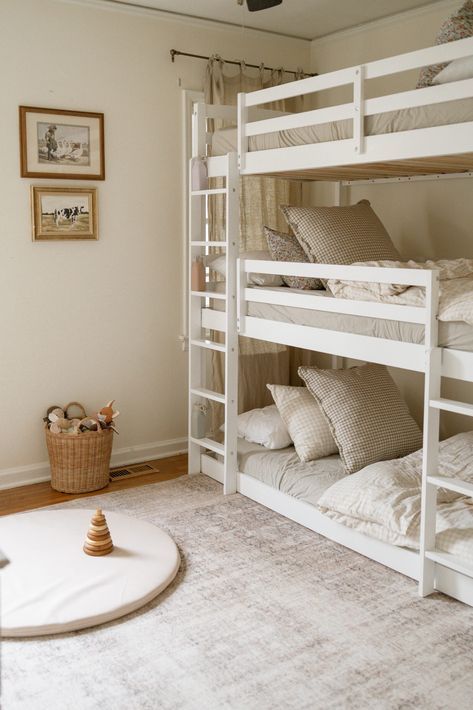 Bunk Beds 3 People, Sister Room Bunk Bed, Coed Bunk Beds Shared Bedrooms, Triple Bunk Beds For Small Room, 3 Sister Bedroom Ideas, Three Bed Boys Room, Kids Room For 3 Children, Girls Bedroom Ideas Little Shared Bunk Beds, Styling Bunk Beds