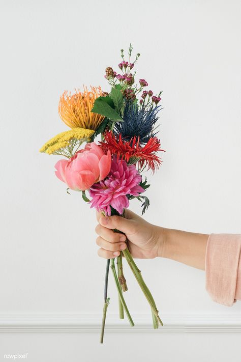 Woman holding up a tropical flower bouquet | free image by rawpixel.com / Teddy Rawpixel Tropical Flower Bouquet, Tropical Flowers Bouquet, Fleur Orange, A Bouquet Of Flowers, Tropical Flower, Deco Floral, Bouquet Of Flowers, Foliage Plants, Bunch Of Flowers